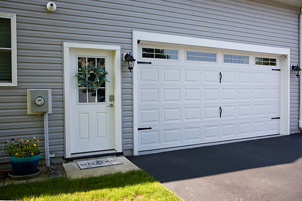 24/7 Emergency Garage Door Panel Replacement experts in Parksdale, CA